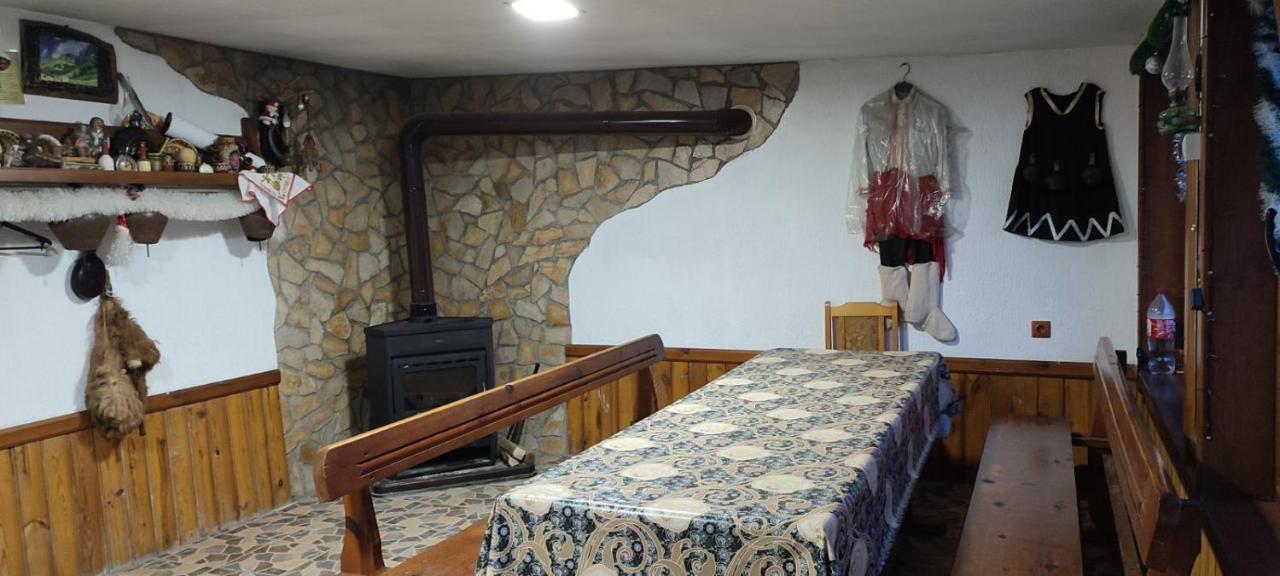 Guest House Proynovi Kalofer Exteriér fotografie